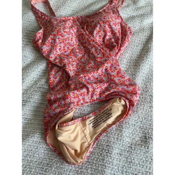 One Piece Amazon Swimsuit Women XL Pink Floral UPF 50+ NWT Peach Micro - Picture 9 of 10